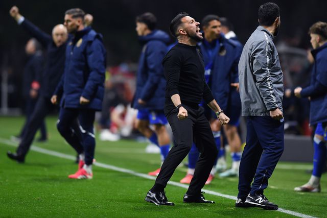 Francesco Farioli festeja efusivamente o segundo golo do FC Porto em Braga - Foto: Rogério Ferreira