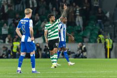 Sporting venceu a primeira mão em Alvalade com golo de penálti de Luis Suárez
