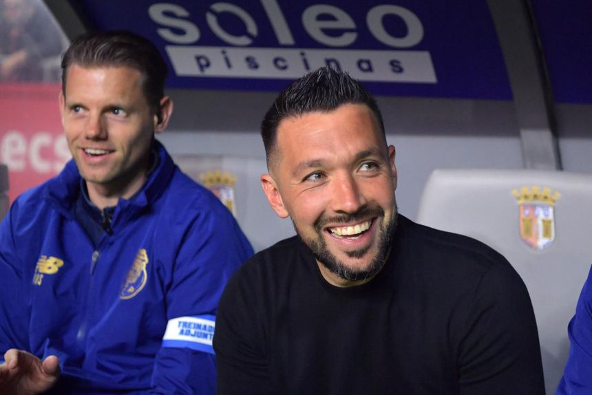Francesco Farioli sorriu no início, mas também no final da partida, com a reviravolta frente ao SC Braga. Foto: ROGÉRIO FERREIRA/KAPTA+