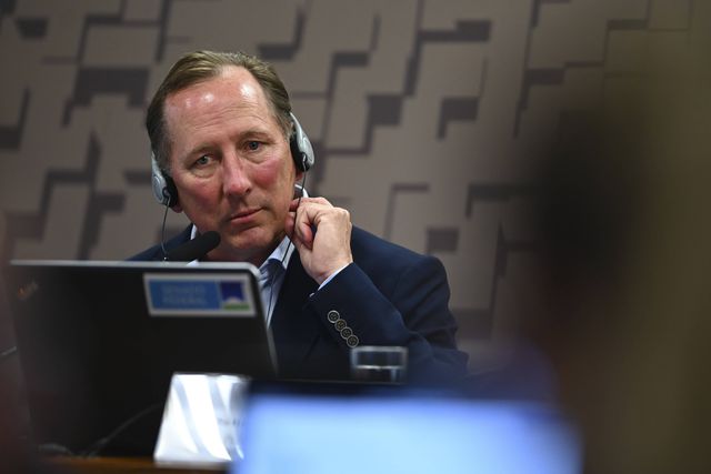 Textor reforça acusações de corrupção no Brasil: «Época foi manipulada»