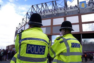 Dois jogadores da Premier League detidos por suspeitas de agressão sexual