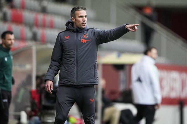 Robin Van Persie próximo de se estrear como treinador