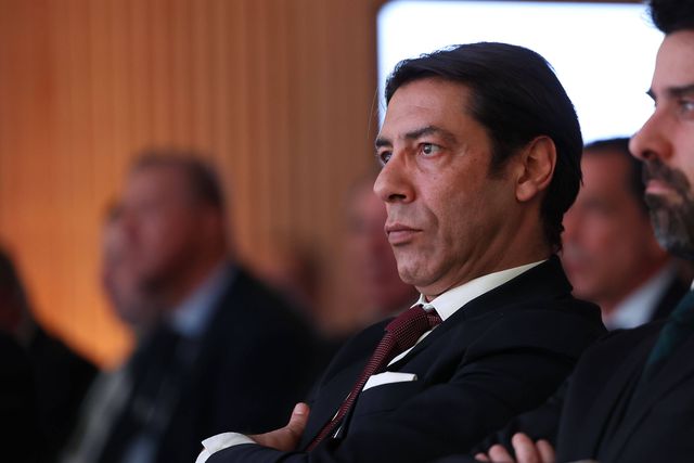 «Rui Costa tem a 'batata quente' nas mãos e tem de decidir sobre Schmidt»