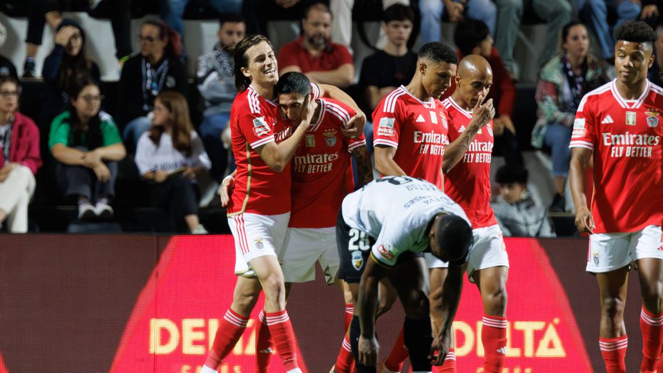 Farense-Benfica: peças no sitio certo