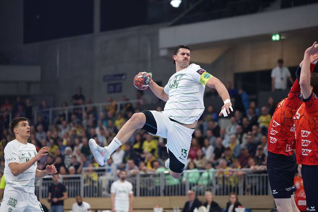 Liga Europeia: Sporting sofre mas sai vivo da Alemanha