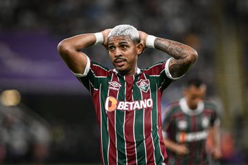 Fluminense suspende quatro atletas devido a festa com mulheres em hotel