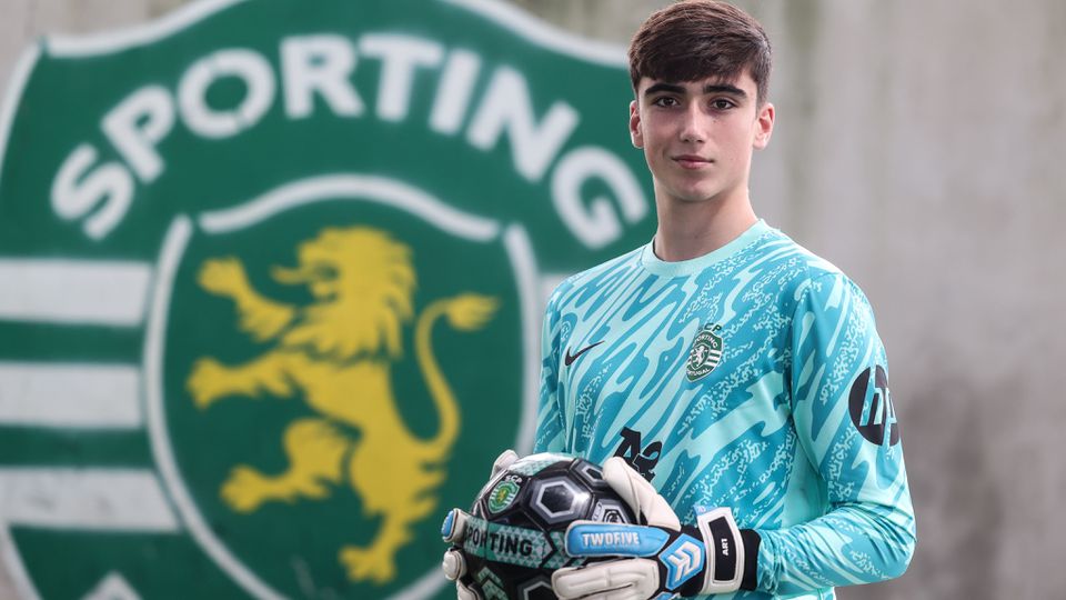 Afonso Redondo vai continuar a evoluir de leão ao peito