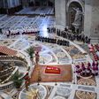Caixão do Papa Francisco na Basílica de São Pedro 