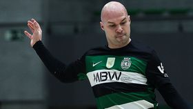 Sporting bate Caxinas com dois autogolos