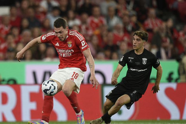 «Plantel do Benfica é muito rico»