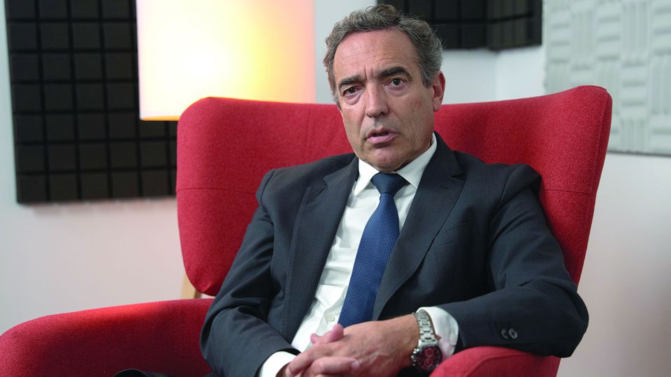 Reinaldo Teixeira durante uma entrevista a A BOLA