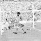 Eusébio, aqui num jogo com o Montijo em 1973. FOTO A BOLA