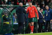 Cristiano Ronaldo a cumprimentar Roberto Martínez, em Alvalade, nos 'quartos' com a Dinamarca