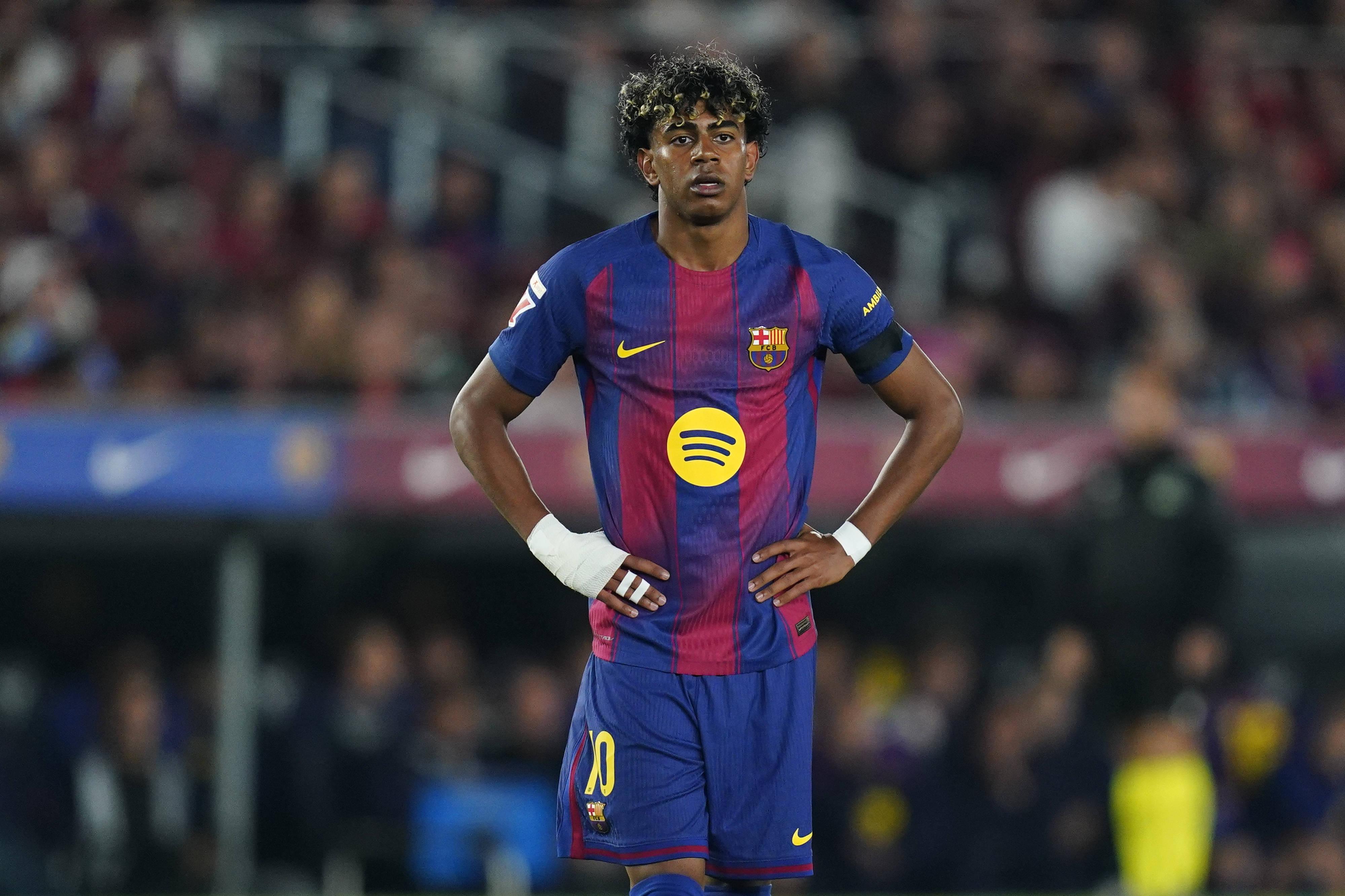 Acabou a época para Lamine Yamal... no Barcelona