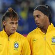 Ronaldinho e Neymar foram colegas de equipa na seleção do Brasil