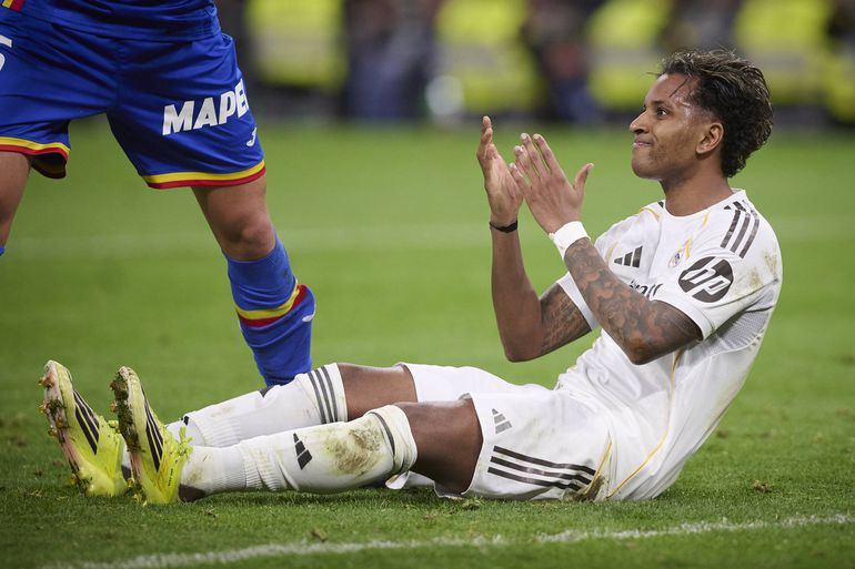 Rodrygo - Brasil - Rodrygo Rotura do menisco externo e do ligamento cruzado anterior da perna direita - Foto: IMAGO