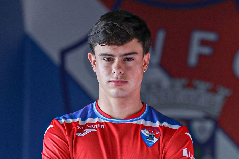 Manu Teixeira, de 18 anos, assinou contrato profissional - Foto: Gil Vicente