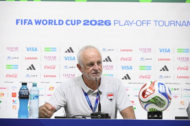Graham Arnold, selecionador do Iraque - Nacionalidade: Australiana