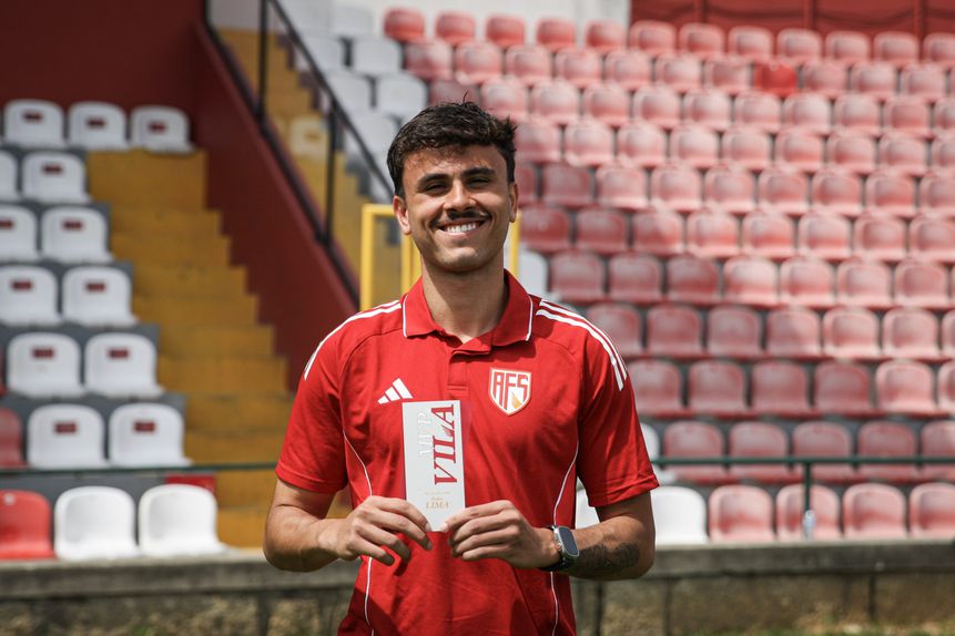Pedro Lima foi distinguido pelos avenses como o melhor jogador em campo frente ao Rio Ave - Foto: Aves SAD