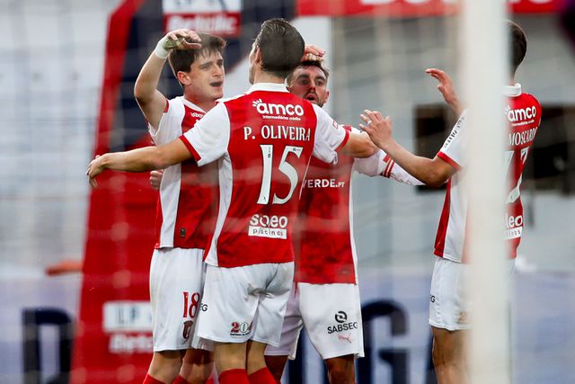 Festa dos jogadores do SC Braga após o golo de Pau Víctor, que deu a vitória diante do Casa Pia — Foto: Paulo Cunha/LUSA