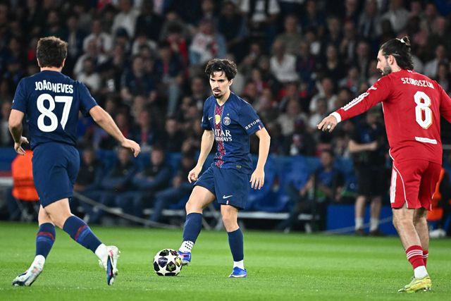 João Neves e Vitinha frente ao Liverpool