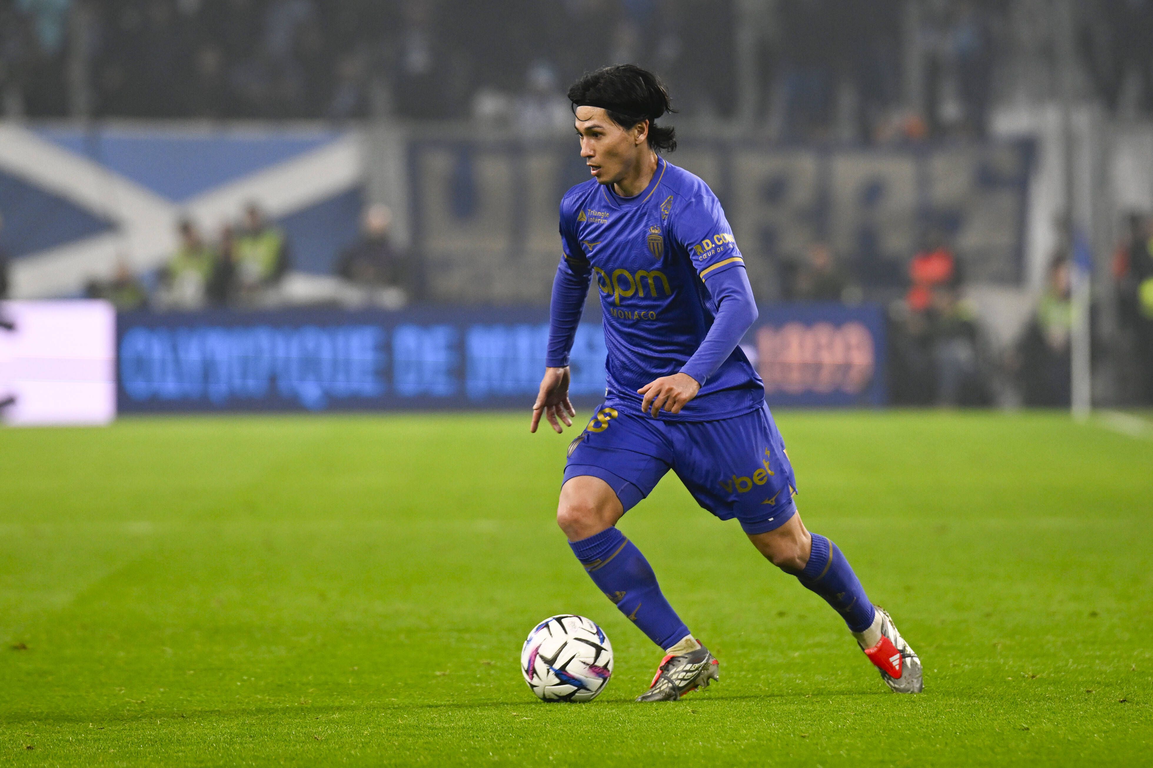 Takumi Minamino - Japão - Rotura do ligamento cruzado anterior do joelho esquerdo - Foto: IMAGO