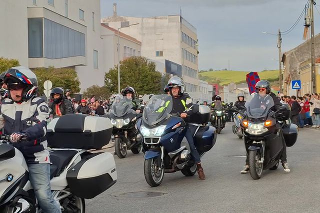 Que loucura! A chegada apoteótica do autocarro Torreense para a meia-final