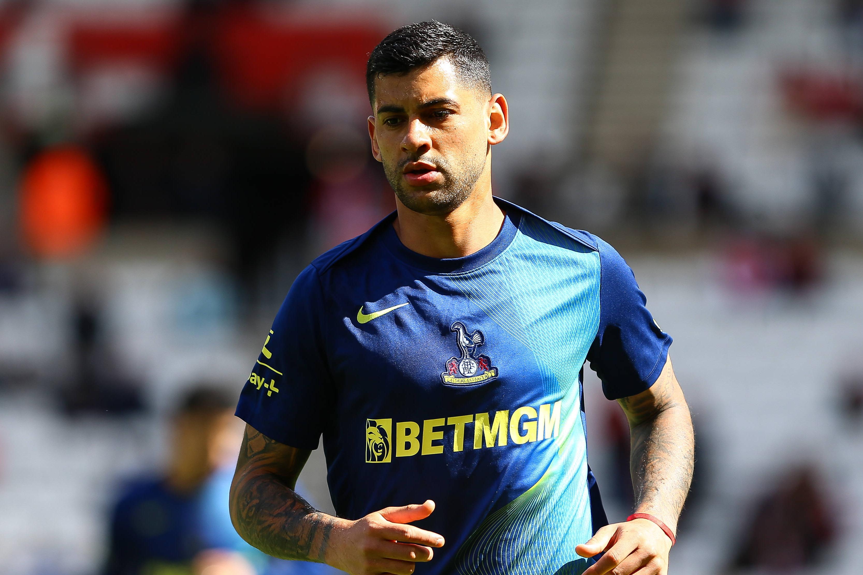Cristian Romero sofreu uma lesão no ligamento cruzado do joelho direito.