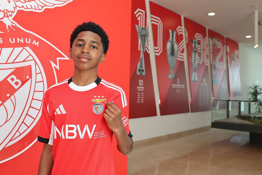 Gabriel Almeida, lateral-direito do Benfica