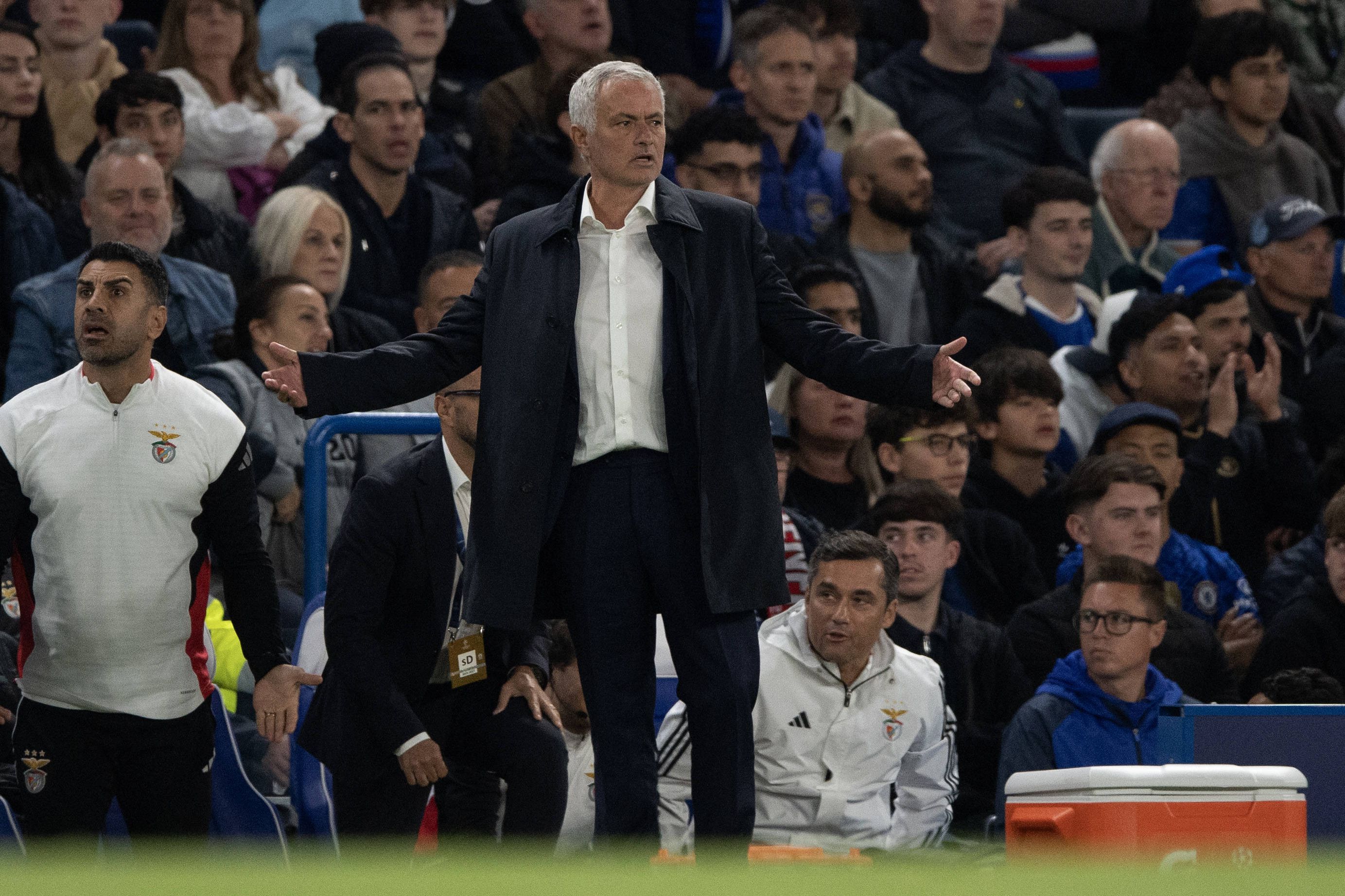 José Mourinho, treinador do Benfica, em Stramford Bridge a defrontar o Chelsea