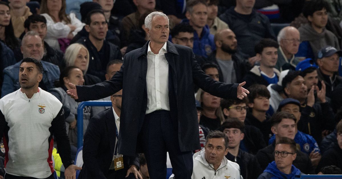 «Precisamos de Mourinho de volta»: adepto do Chelsea pede o regresso do 'Special One'