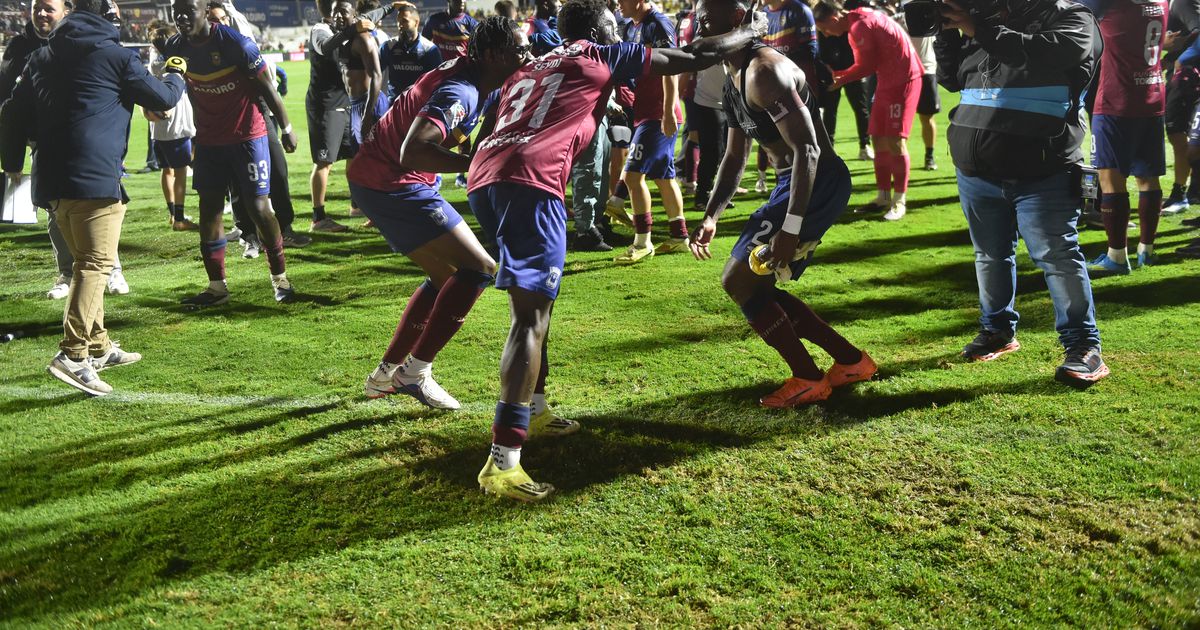 De pai para filho, como se passa o futebol: o Torreense vai ao Jamor (crónica)