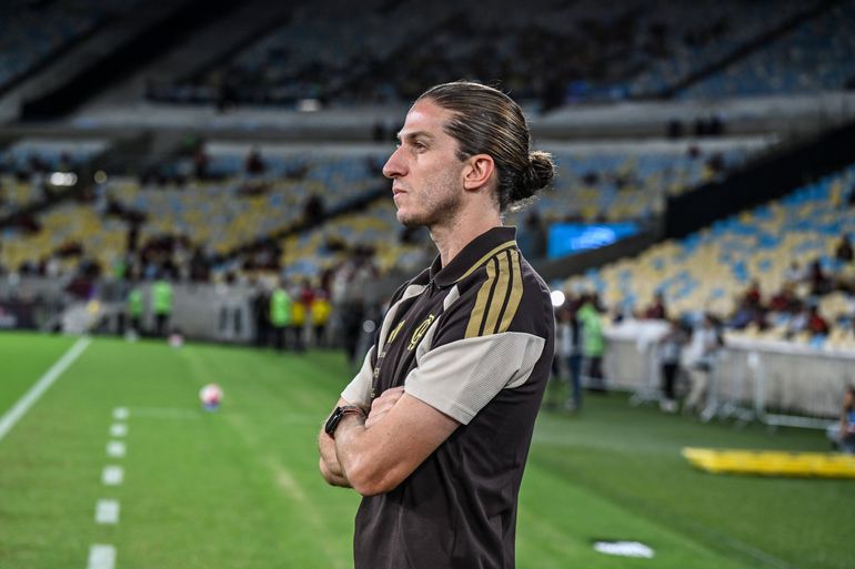 Filipe Luís, sem clube desde que deixou o Flamengo - Foto: IMAGO