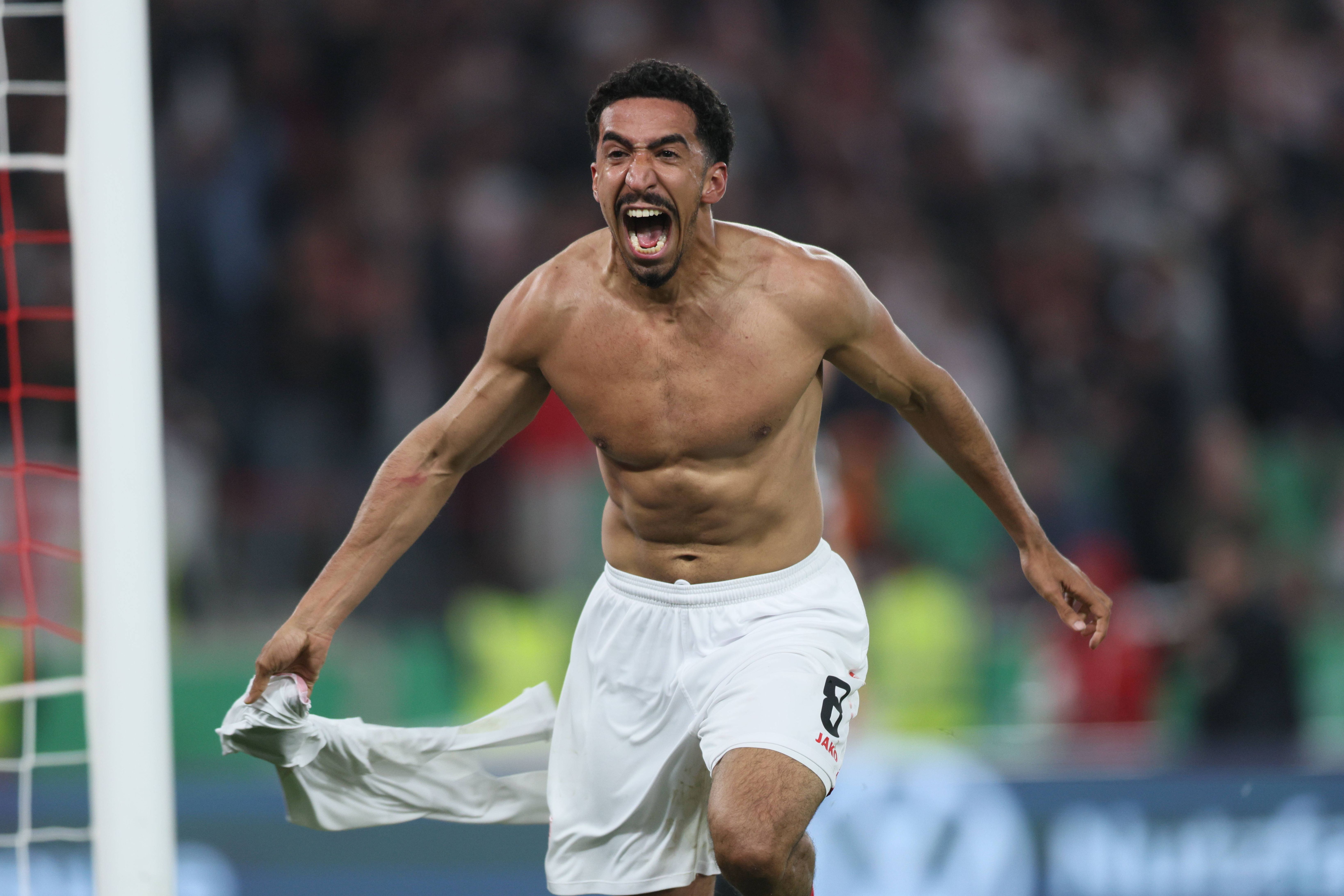 Tiago Tomás tirou a camisola nos festejos e viu o cartão amarelo