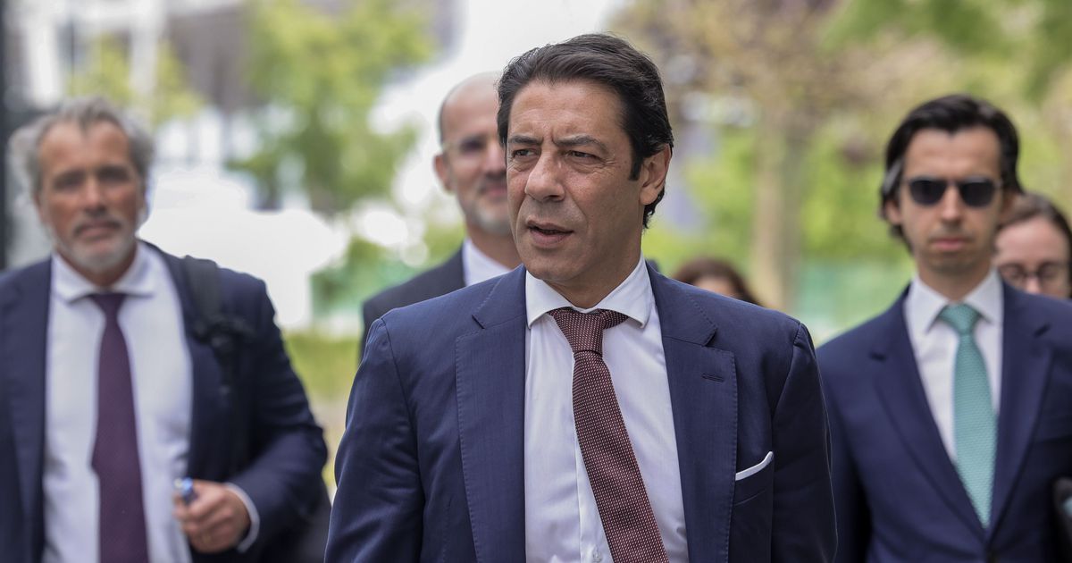 De Mourinho a Zalazar, o Benfica é um castelo de cartas ao vento