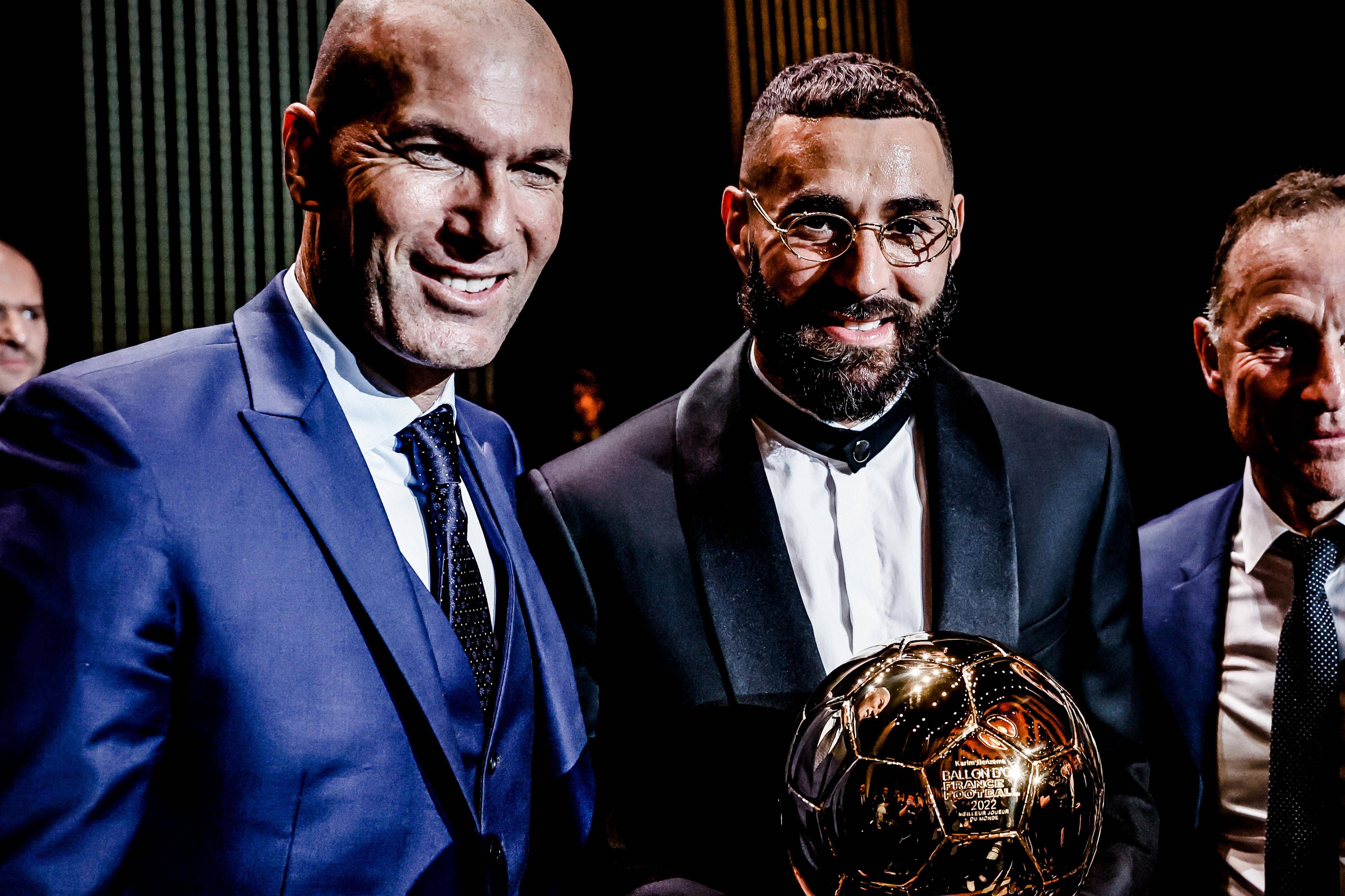 Karim Benzema foi treinado por Zidane no Real Madrid e venceu a Bola de Ouro em 2022
