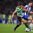Deniz Gul em duelo com Trincão, mas foi Diomande quem o 'tirou' do clássico - Foto: Imago