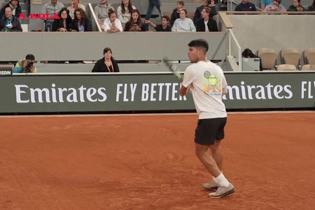 Carlos Alcaraz já se treina em Roland Garros