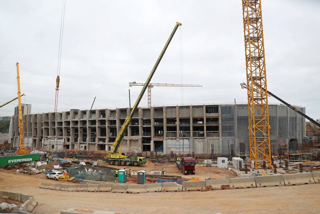 Dois feridos e quatro detidos numa luta entre trabalhadores no Camp Nou