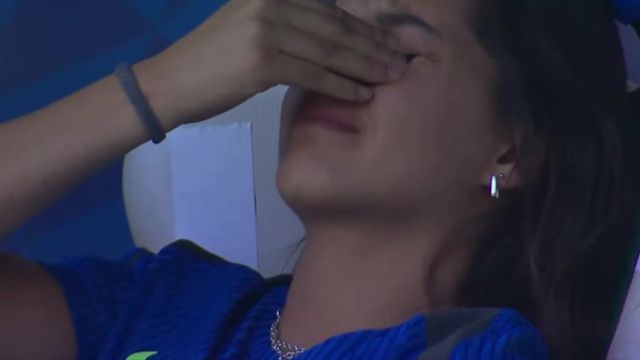 Kika Nazareth em lágrimas em Alvalade