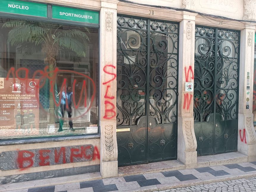 Núcleo sportinguista de Torres Vedras vandalizado. Foto: DR