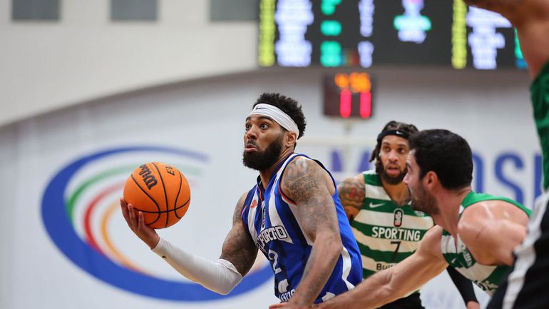 FC Porto vence Sporting no primeiro jogo das meias finais dos 'playoffs'