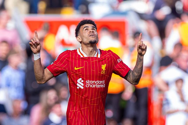 Luis Díaz, jogador do Liverpool, a celebrar um golo