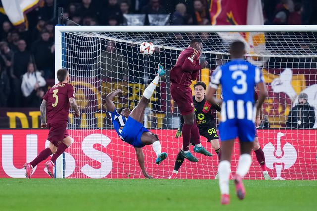 FC Porto: Golo de Samu entre os 10 melhores da Liga Europa