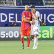 VÍDEO: lance duvidoso com Taremi estraga último jogo da carreira de lenda espanhola