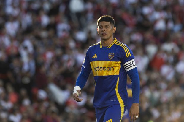 Marcos Rojo com a braçadeira de capitão no Boca Juniors