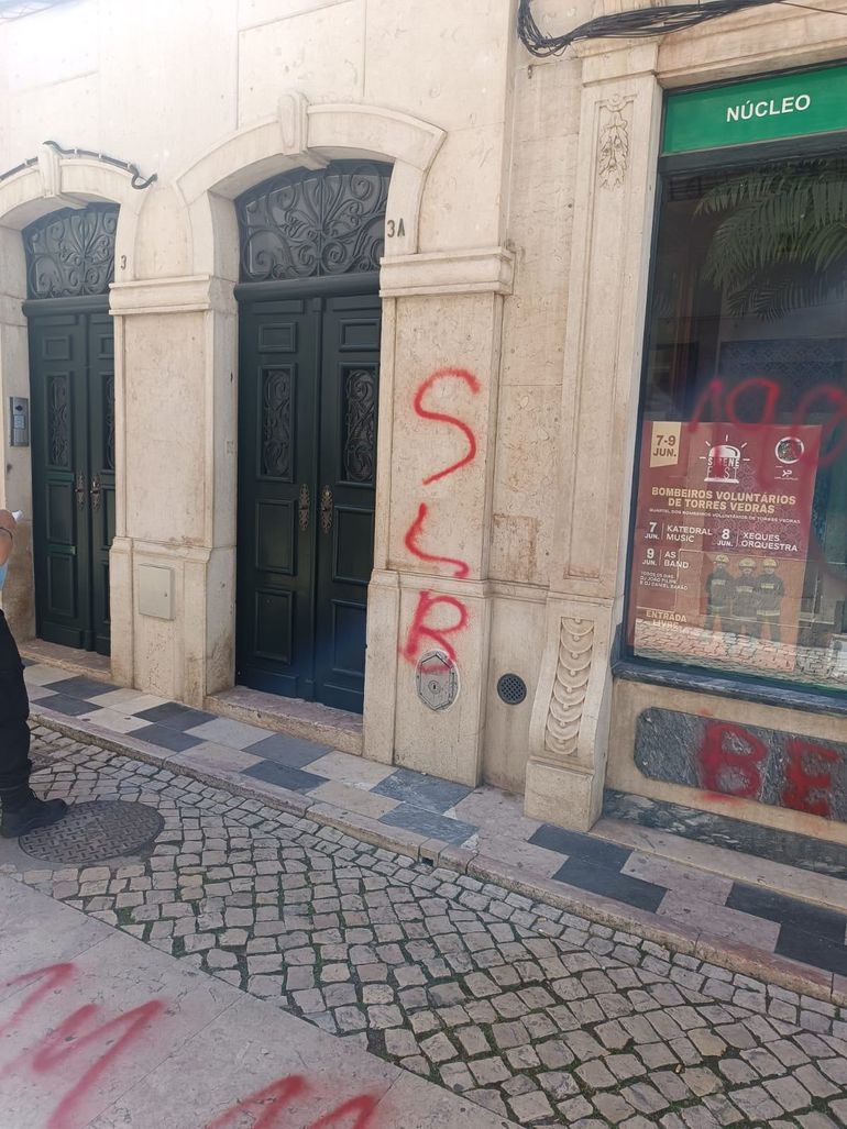 Núcleo sportinguista de Torres Vedras vandalizado. Foto: DR