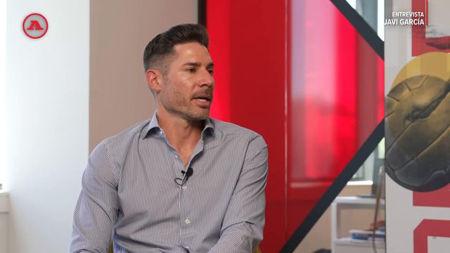 Javi García: «Roger Schmidt fez uma época extraordinária no Benfica»