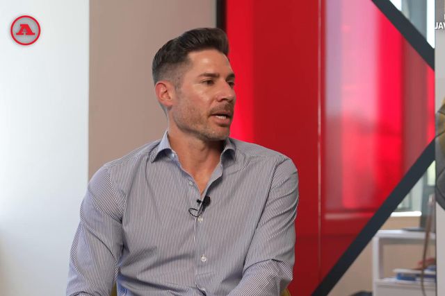 Javi García: «Roger Schmidt fez uma época extraordinária no Benfica»