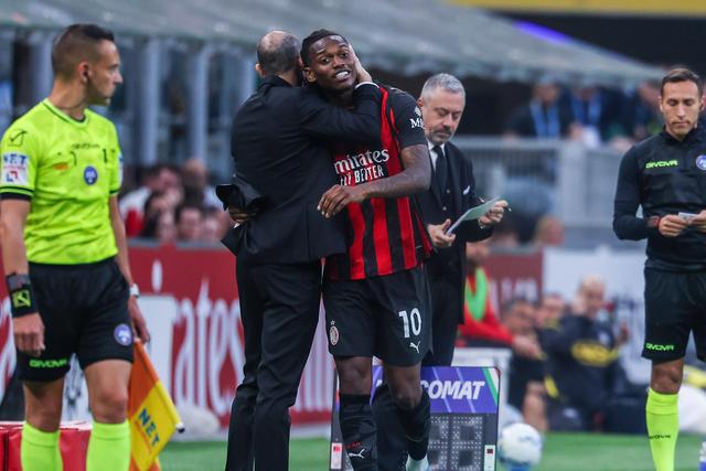 Allegri com Rafael Leão